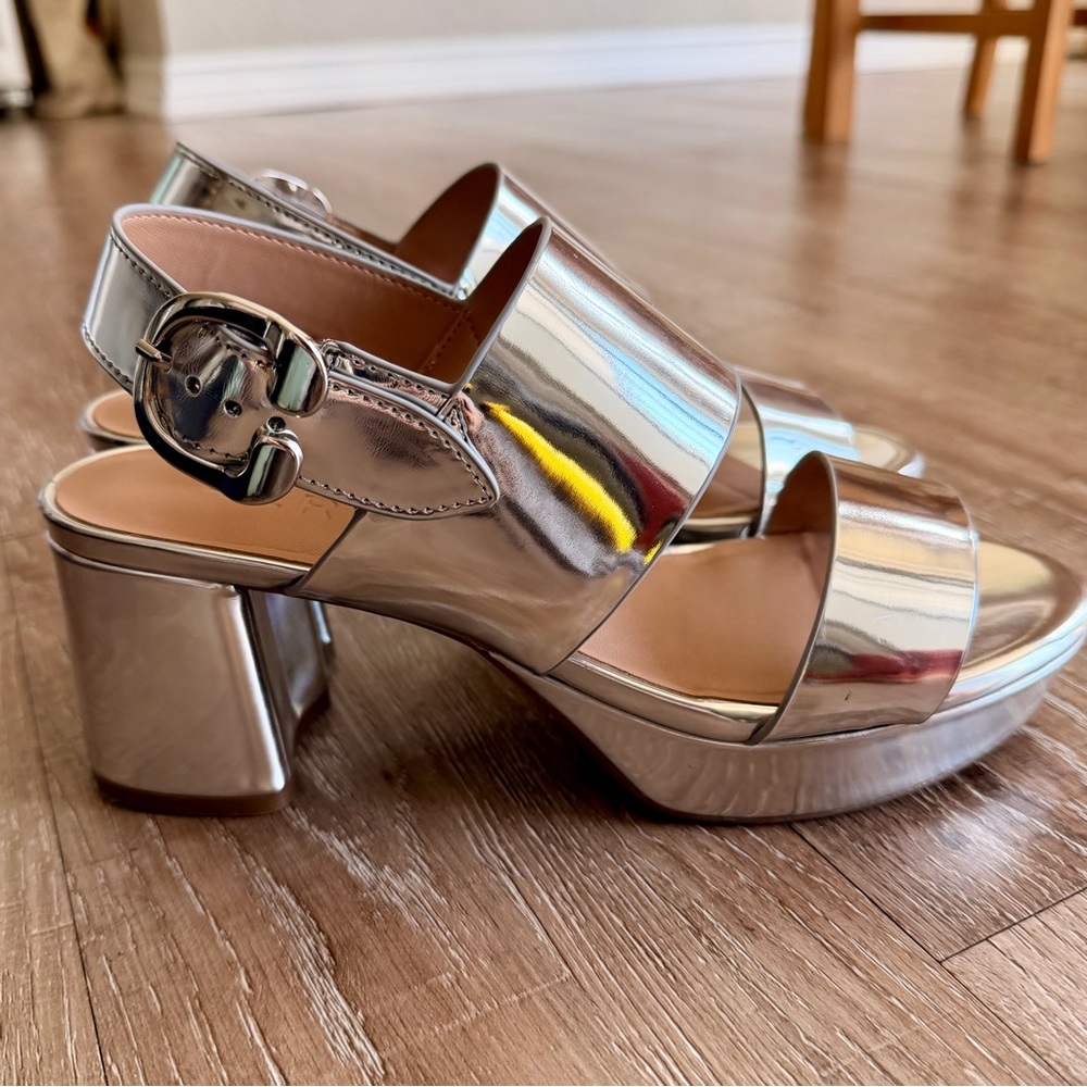 Aerosoles Camera Platform Sandal in Metallic Silver (8.5)